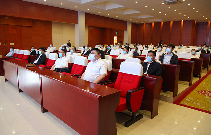 觀(guān)看警示教育片小.jpg